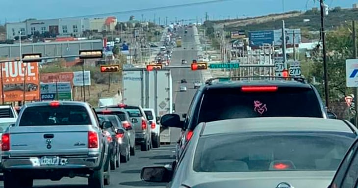 Paisanos prefieren cruzar por Eagle Pass, evitan la frontera de Laredo 
