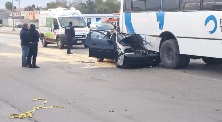 Hombre pierde la vida; se impactó con camión de transporte