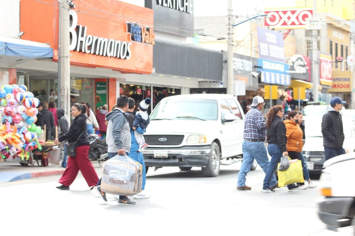 Consumidores atiborraron la Zona Centro con las compras para Navidad