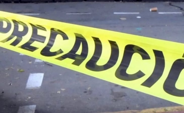 Fiscalía investiga hallazgo de seis cuerpos dentro de una camioneta en plaza de Tijuana