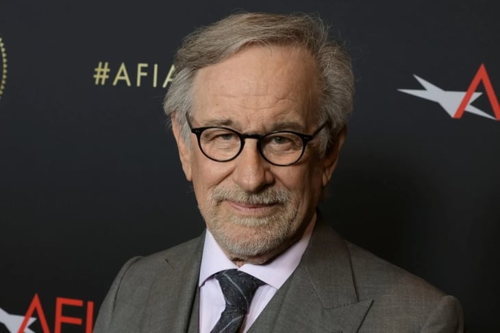 Steven Spielberg lamenta se diezmara a tiburones