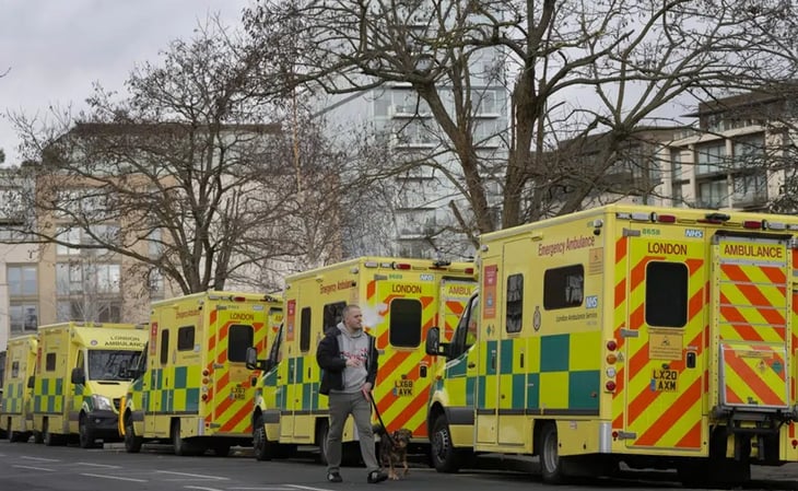 'No se emborrache': pide Reino Unido evitar emborracharse ante huelga de ambulancias