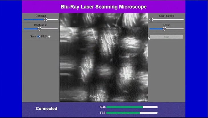 Se puede convertir un lector de Blu-Ray en un microscopio láser