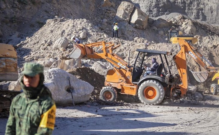 Recuperan cuerpo de hombre atrapado tras derrumbe en mina de Teacalco, Amacuzac