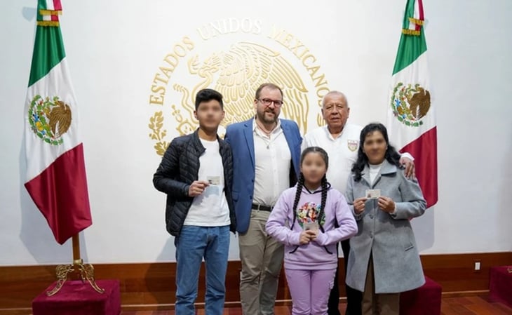 Familia de Castillo recibe documentos migratorios 