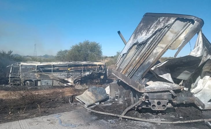 Choque entre autobús y tráiler provoca incendio y deja 12 lesionados en Sonora