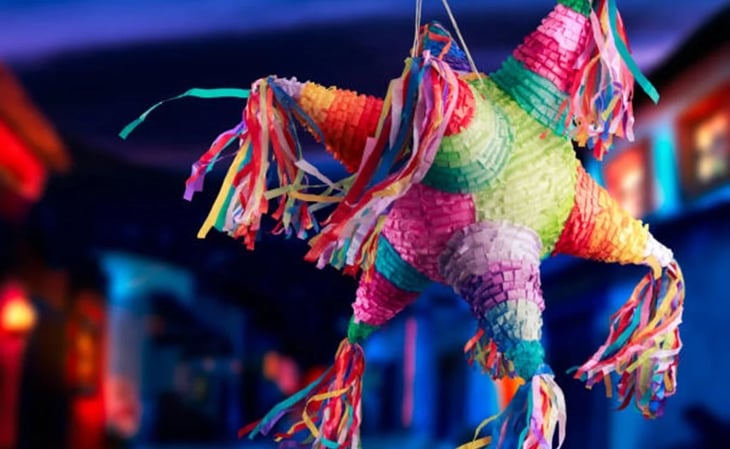 Llevan piñata mexicana a Rumania y se vuelve rotundo éxito; TikTok se viraliza