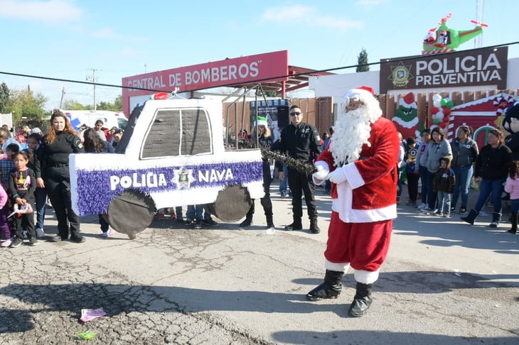 Alcaldesa y Seguridad Pública de Nava ofreció una posada navideña para todos los niños