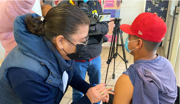 Arranca vacunación anticovid con Abdala en La Laguna de Durango