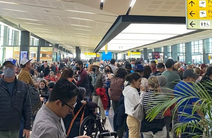 Viven caos en aeropuerto de Tijuana 