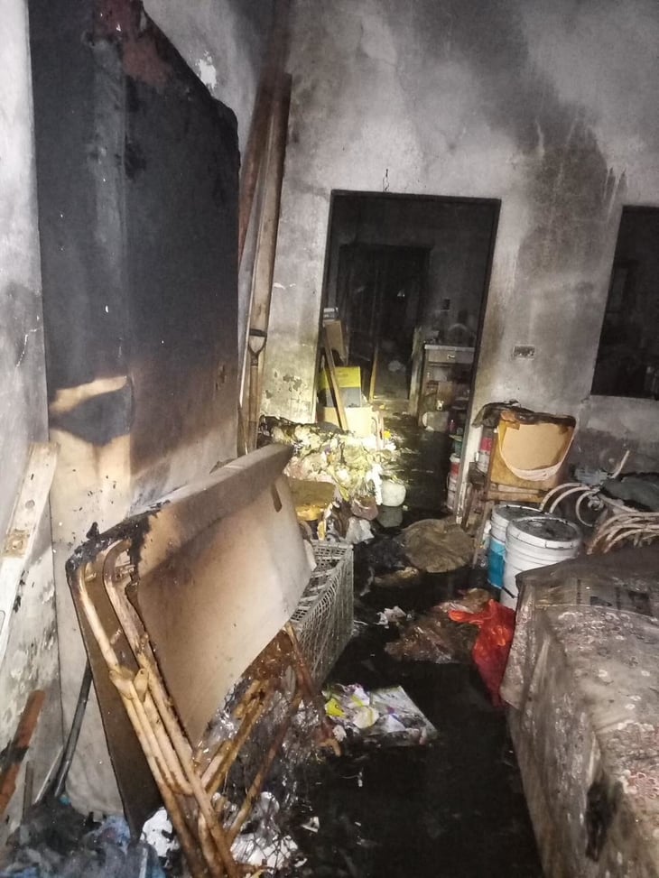 Adulto mayor pierde vivienda en incendio en el sector el Pueblo de Monclova