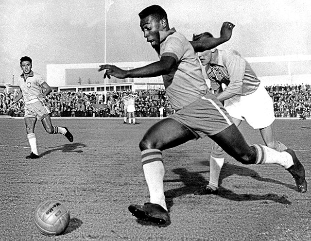 Pelé: Pasó de la pobreza a ser el mejor jugador 
