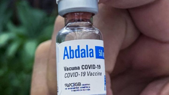 Médico recomienda no aplicarse la vacuna Abdala