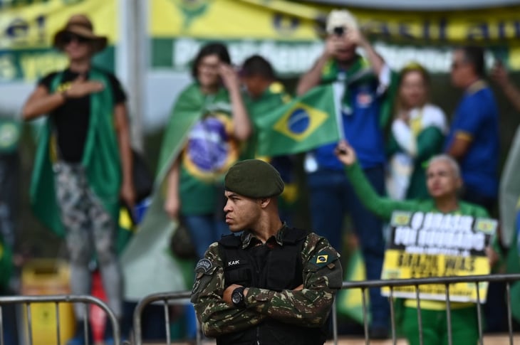 Brasil: Bolsonaro intenta apaciguar a sus seguidores y pide una oposición dura a Lula