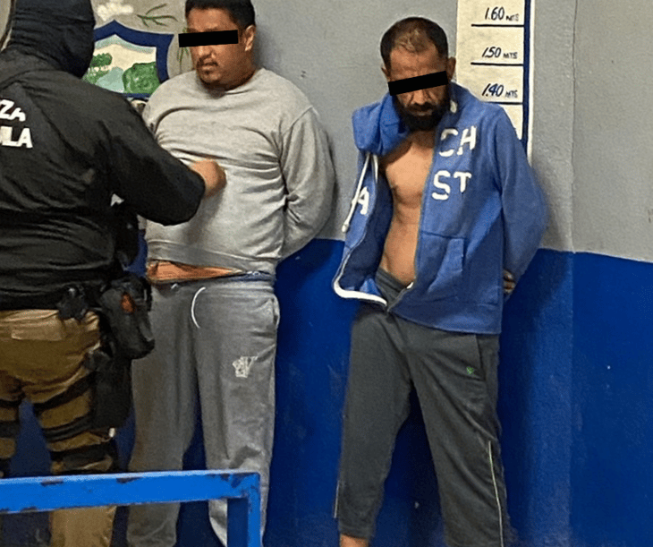 Policía Municipal detienen a dos hombres por drogarse en Colinas de Santiago 