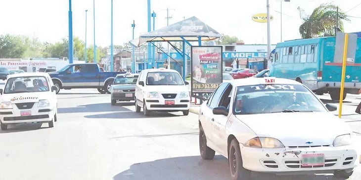 Autoridades continúan en revisión de taxistas