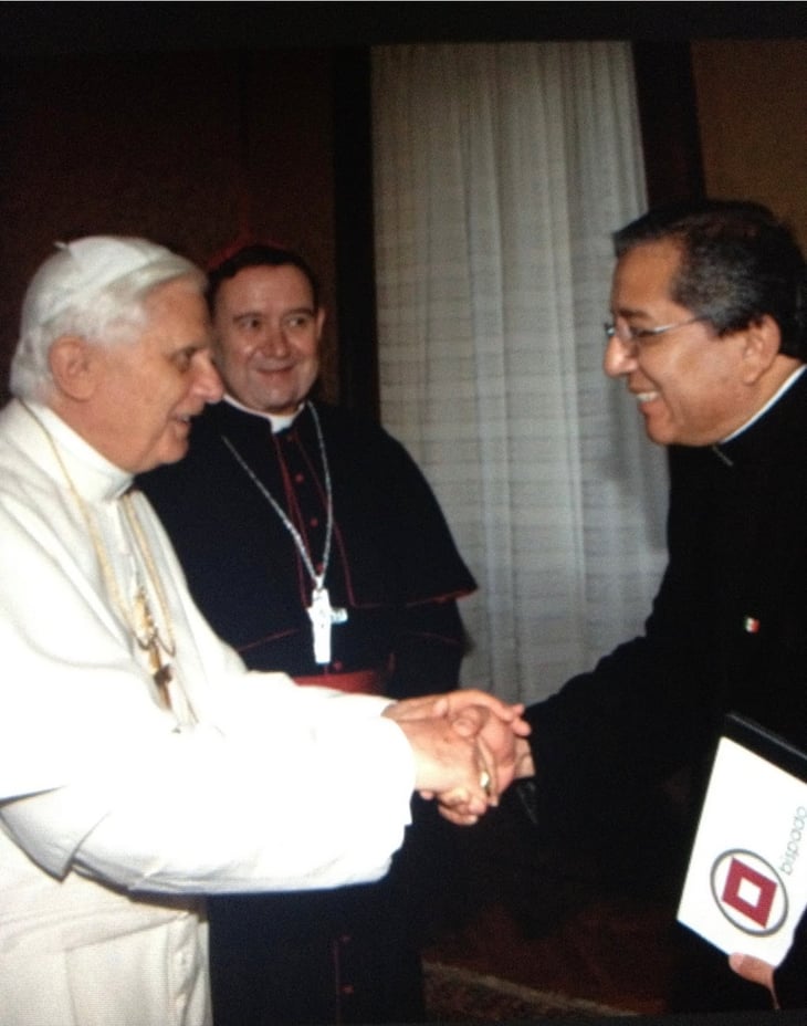 Obispo da mensaje por fallecimiento de Benedicto XVI