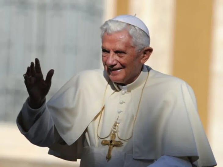 Benedicto XVI muere a los 95 años; el papa que renunció 