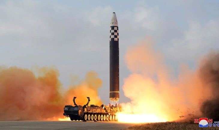 ¿Feliz Año Nuevo? Kim Jong-un ordena producción “masiva” de armas nucleares y lanza misil balístico