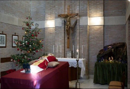 El Vaticano prepara funeral para el papa emérito Benedicto XVI 