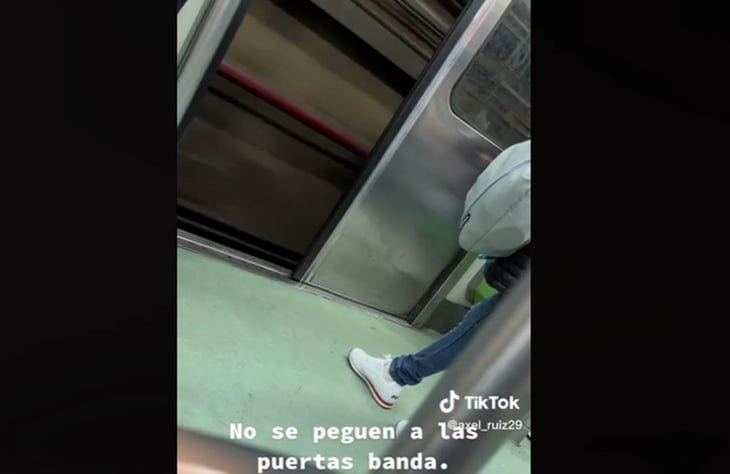 VIDEO: “No se peguen a las puertas, banda”; acceso del Metro CDMX se abre a medio camino