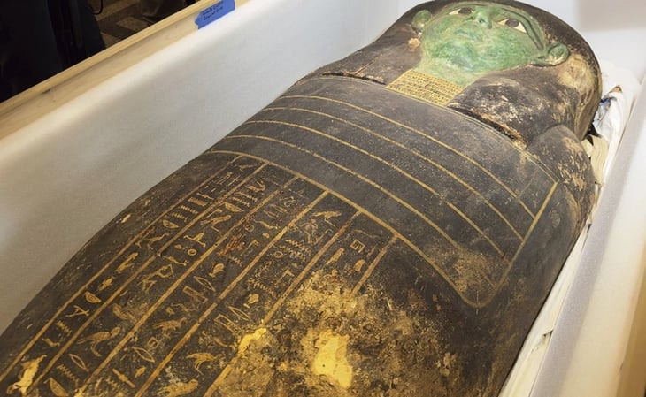 Museo de Houston devuelve a Egipto un antiguo sarcófago que fue saqueado años atrás