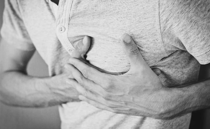 ¿Qué es un paro cardiaco, como el que sufrió Damar Hamlin de la NFL? Estos son signos de alerta