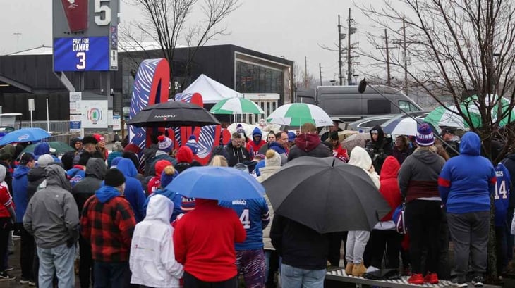 Fans organizan vigilias en Buffalo y Cincinnati por la salud de Damar Hamlin