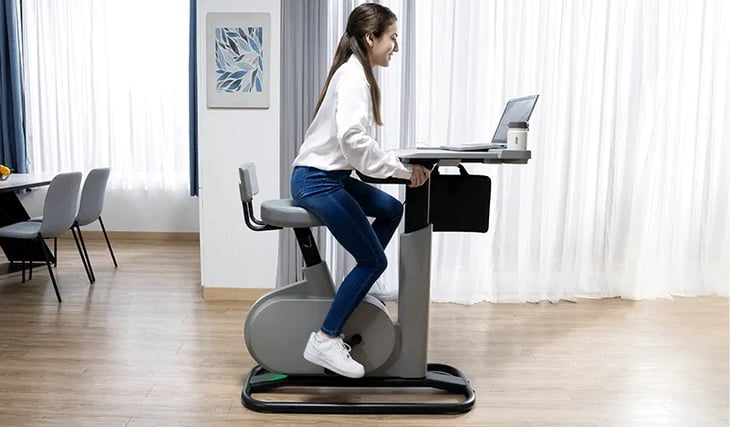 El escritorio para pedalear de Acer aprovecha tu energía laboral para cargar tus dispositivos