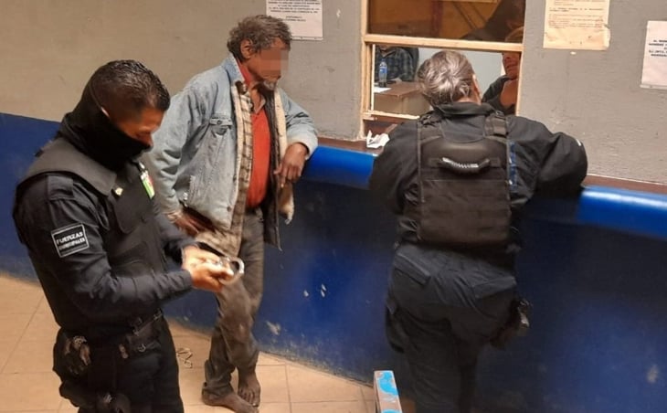 Arrestan a indigente por querer dormir en la Central de Autobús de Monclova