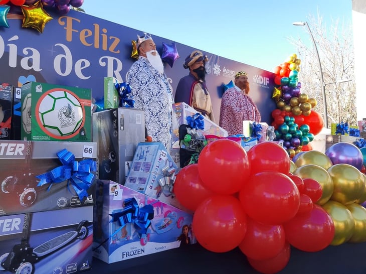 Monclovenses disfrutaron de la celebración del 'Día de Reyes Magos'