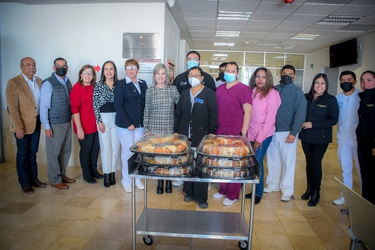 DIF municipal llevó la tradicional rosca de Reyes a los hospitales