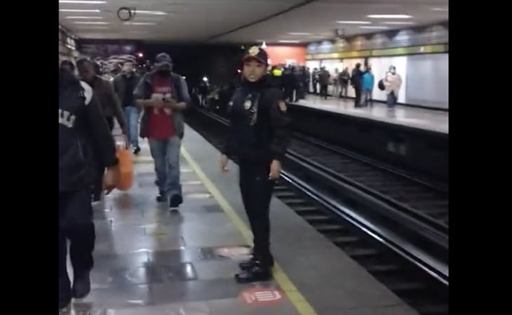 VIDEO: Piden a usuarios no grabar en estación La Raza tras choque de trenes en Línea 3 del Metro