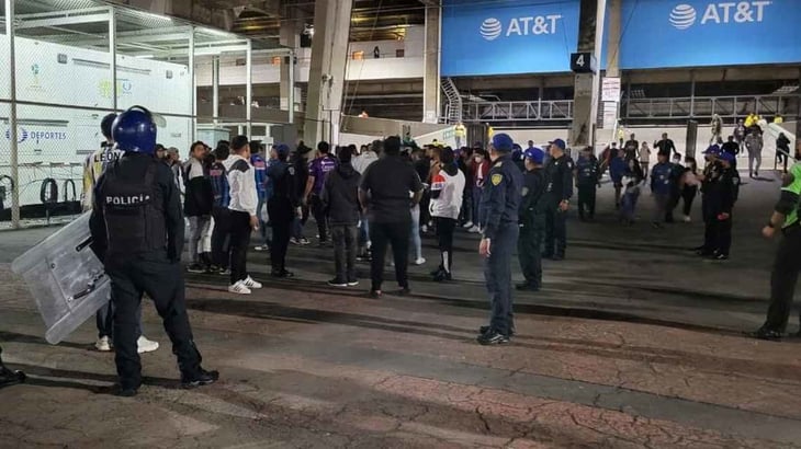 Pese a prohibición, grupo de aficionados de Querétaro asiste al Azteca y se encara con seguidores de América