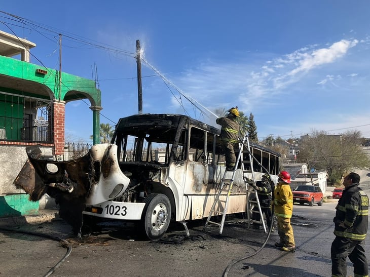 Un camión de Sesa se incendia en la Guerrero
