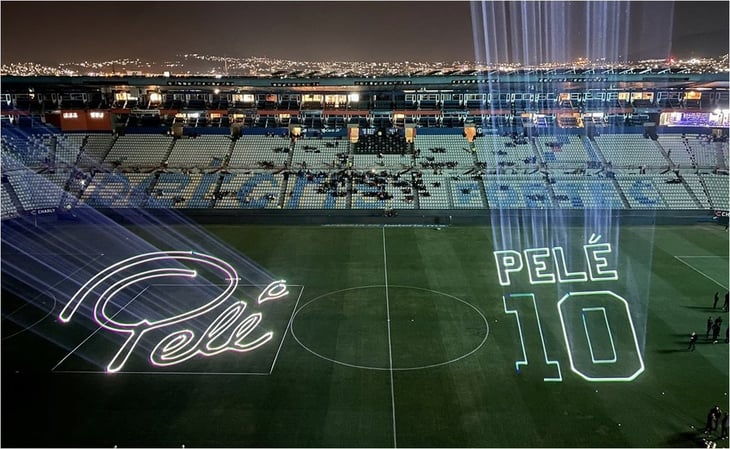 VIDEO: Pachuca realiza homenaje a Pelé previo a su partido con Puebla