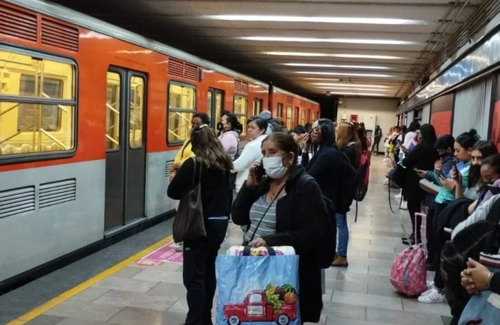 Línea 2: Retiran tren por falla en la estación San Cosme; usuarios reportan retrasos en el Metro