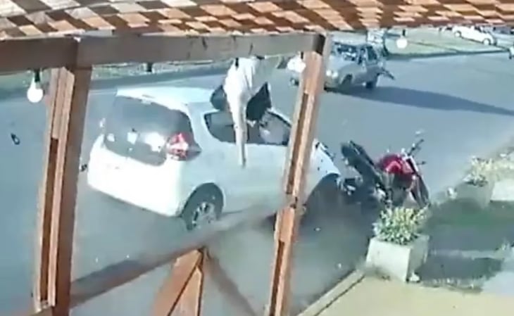 VIDEO: Mujer atropella y mata a hombre que iba a festejar su cumpleaños: 'estaba alcoholizada y drogada'