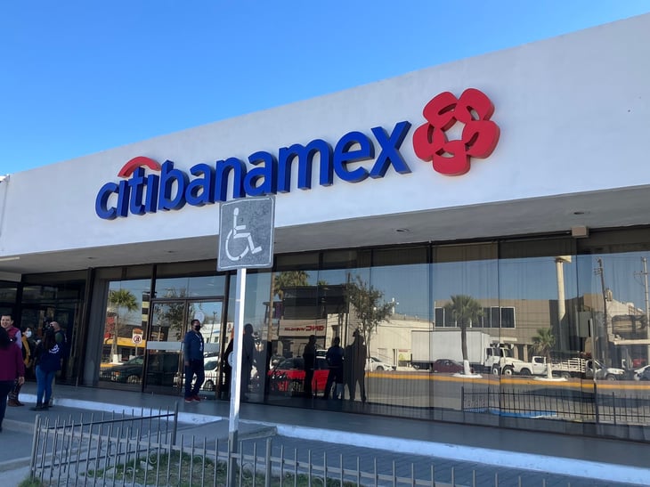 Cajero de Banamex se abría quedado con 5,500 pesos en retiro de una cuentahabiente en Monclova 