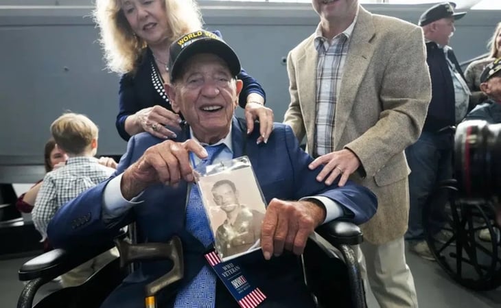 Joseph Eskenazi, el superviviente más longevo de Pearl Harbor cumple 105 años