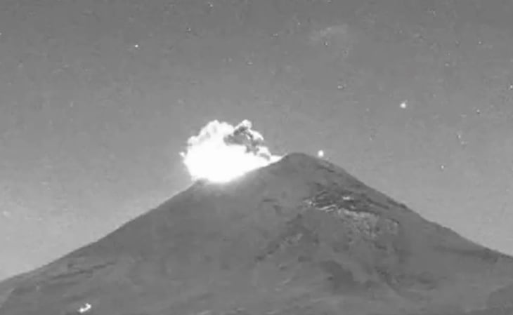 VIDEO: Así fue la fuerte explosión del volcán Popocatépetl durante la madrugada del jueves