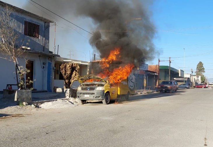 Camión de Sabritas se incendia en Frontera