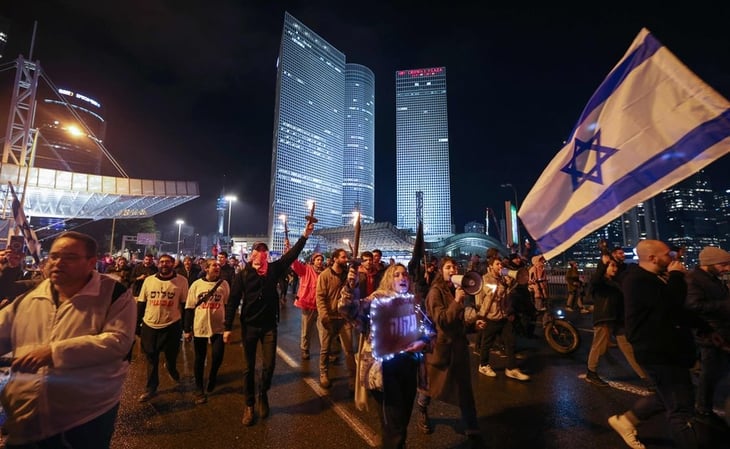 Decenas de miles de israelíes se manifiestan contra el gobierno de Netanyahu