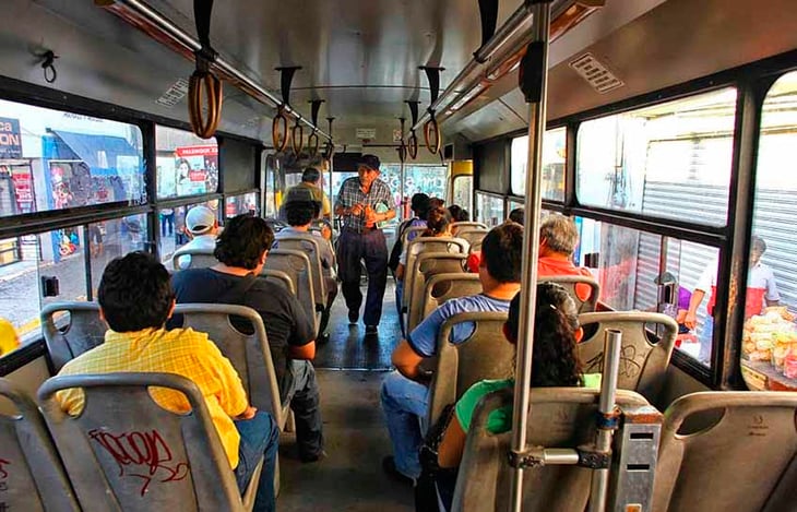 Transporte público de Monclova no respeta tarifas de personas prioritarias