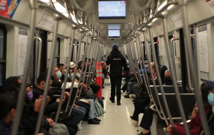 “Una última oportunidad”; usuarios se suben, dicen, sin miedo a la Línea 12 del Metro recién reabierta
