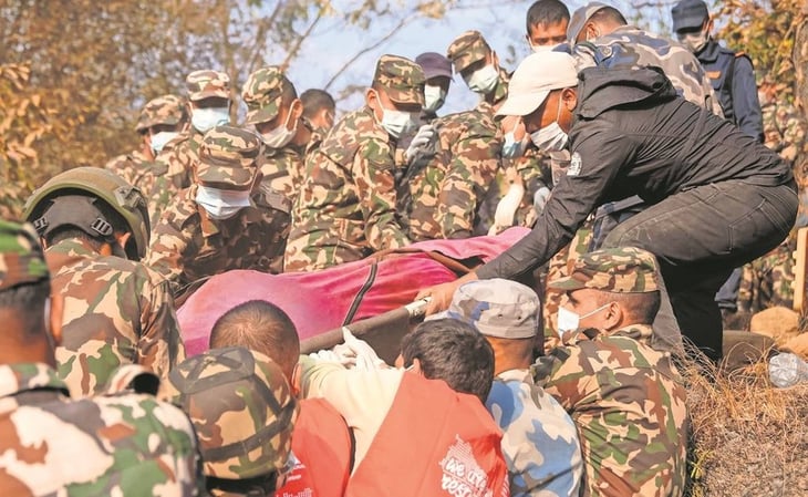 El peor accidente aéreo en décadas enluta Nepal