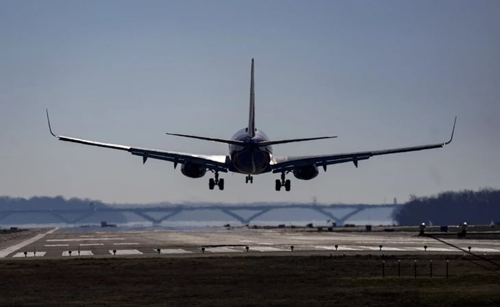 Chocan dos aviones en aeropuerto de Nueva York, no reportan víctimas