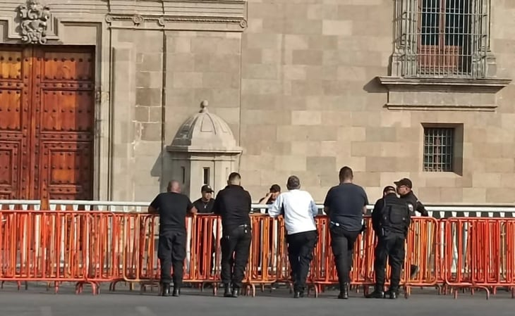 Refuerzan seguridad en Palacio Nacional ante marcha contra GN en el Metro