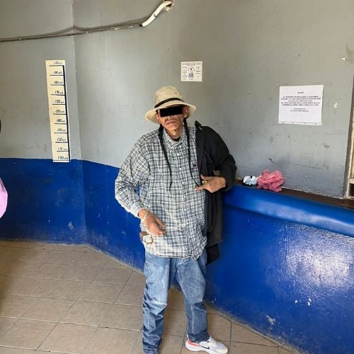 Ladrón roba cerveza de Oxxo y es detenido por la Policías de Monclova