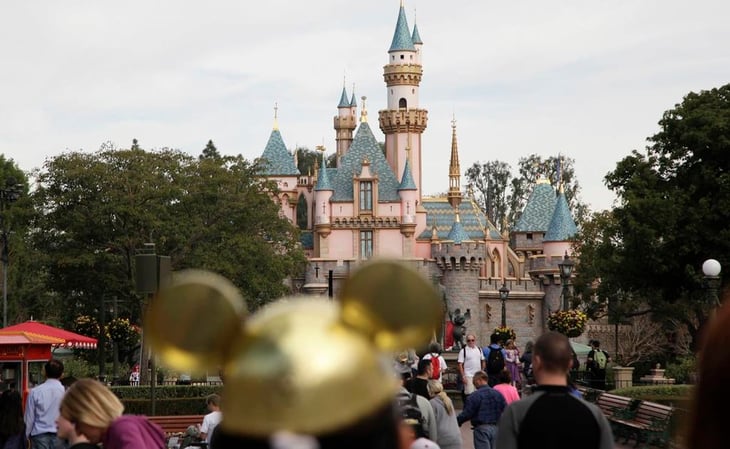Disneyland prepara feria de trabajo con más de 20 vacantes disponibles en California